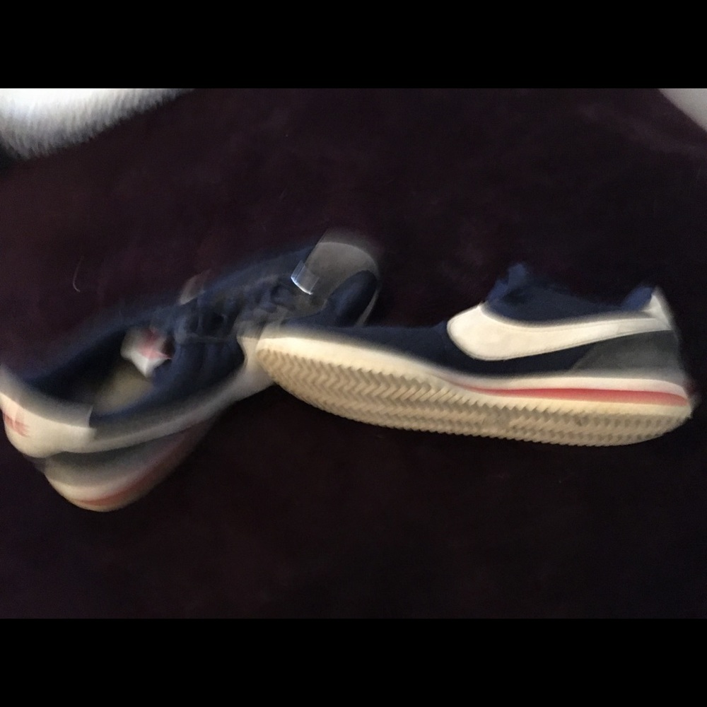 Throwback Nike size 8